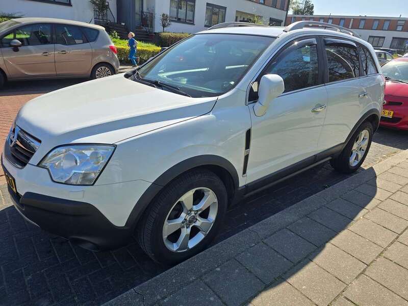 Wit Gebruikt 2010 Opel Antara Cosmo SUV | € 7.250 (Iets duurder) - Afbeelding 1/4