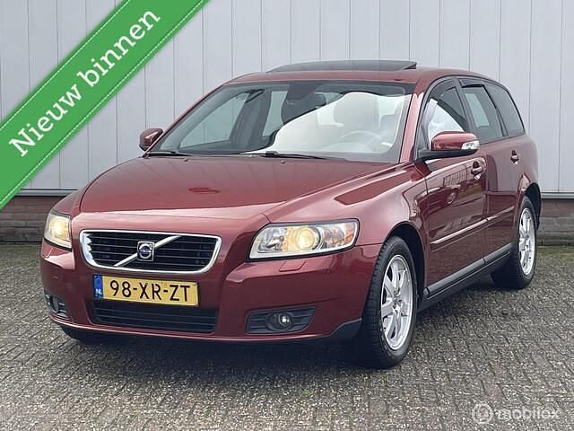 Rood Gebruikt 2007 Volvo V50 Stationwagen | € 5.750 - Afbeelding 1/4
