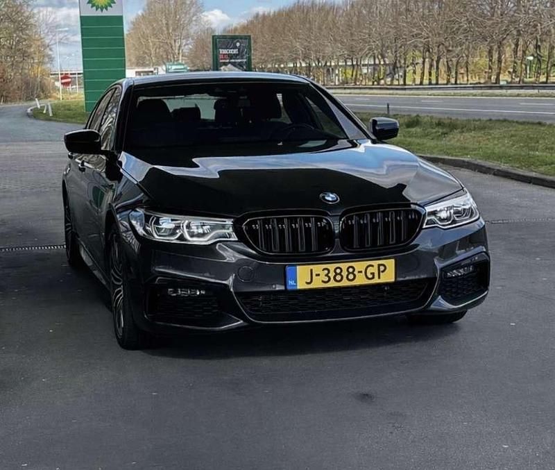 Grijs Occasion 2020 BMW 530 M Sport Sedan | € 33.250 (Goede deal) - Afbeelding 1/4