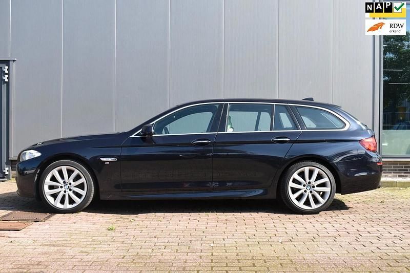 Zwart Gebruikt 2011 BMW 535 Executive Stationwagen | € 12.750 - Afbeelding 1/4