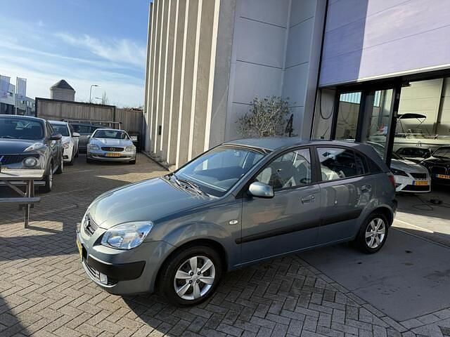Occasion Kia Rio 97 PK (71 kW) 2008 Grijs (metallic) Hatchback