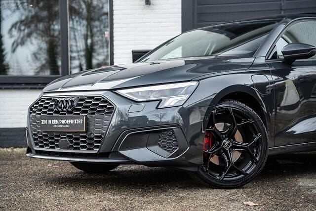 Occasion Audi A3 Sportback Comfort 150 PK (110 kW) 2022 Grijs Hatchback