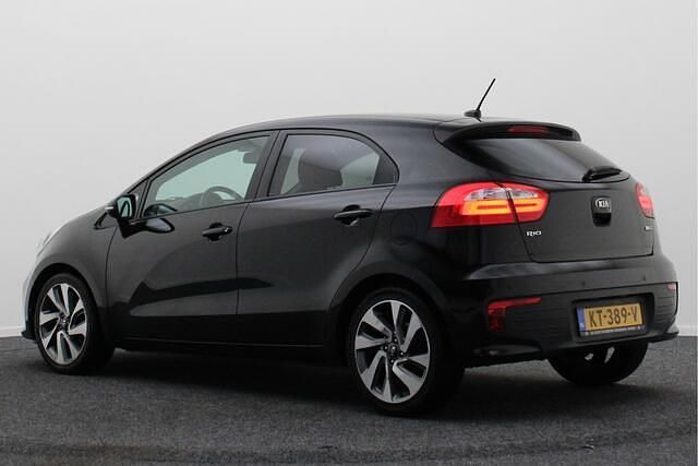 Occasion Kia Rio 83 PK (61 kW) 2016 Zwart (metallic) Hatchback