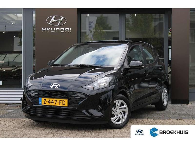 Zwart Gebruikt 2024 Hyundai i10 Comfort Hatchback | € 18.900 (Eerlijke prijs) - Afbeelding 1/4