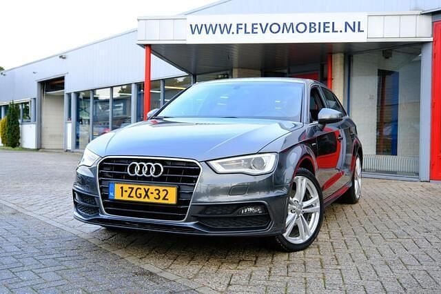 Grijs Gebruikt 2014 Audi A3 Sportback g-tron Ambition Hatchback | € 12.450 (Iets duurder) - Afbeelding 1/4