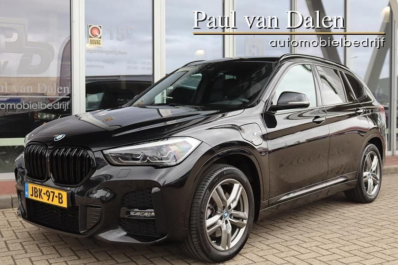 Zwart, metallic lak Gebruikt 2022 BMW X1 M Sport SUV | € 31.900 (Super prijs) - Afbeelding 1/4