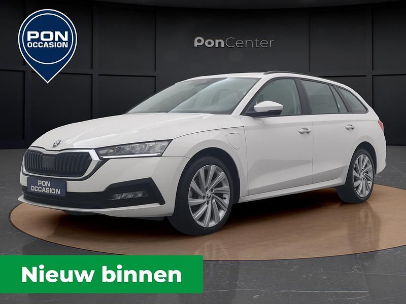 Wit Gebruikt 2022 Skoda Octavia Ambition Stationwagen | € 23.950 (Goede deal) - Afbeelding 1/3