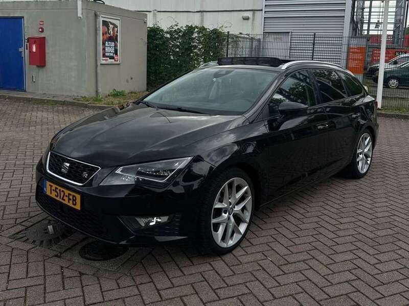Zwart Gebruikt 2016 Seat Leon FR Stationwagen | € 12.500 (Eerlijke prijs) - Afbeelding 1/4