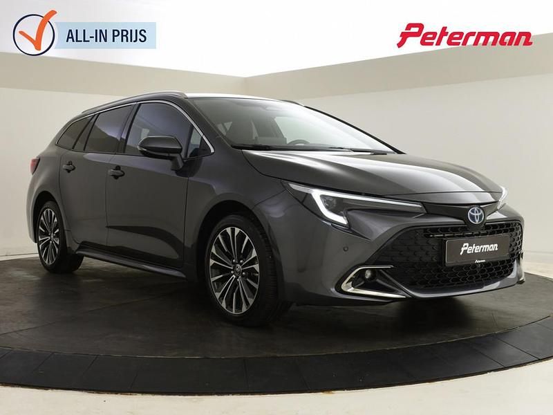 Grijs Gebruikt 2025 Toyota Corolla Hybrid Style Stationwagen | € 33.899 (Super prijs) - Afbeelding 1/4