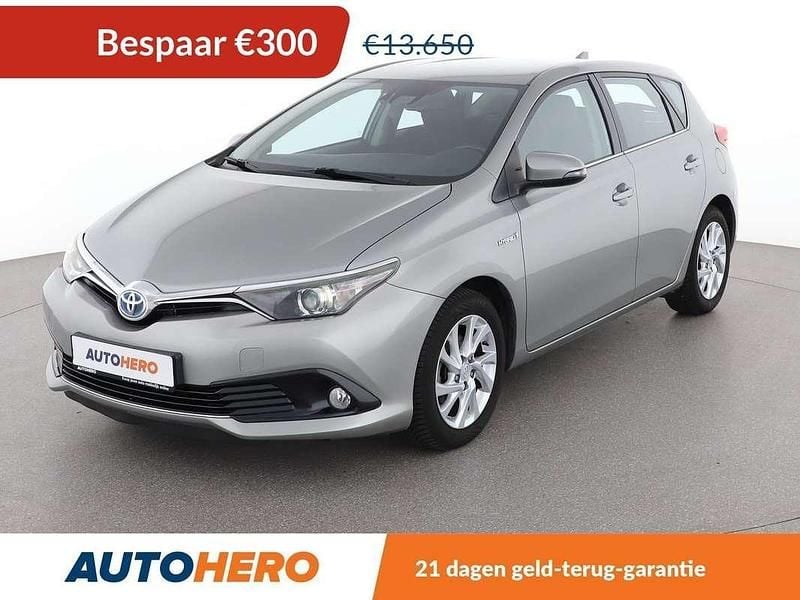 Grijs Gebruikt 2015 Toyota Auris Hybrid Hatchback | € 13.549 (Eerlijke prijs) - Afbeelding 1/3