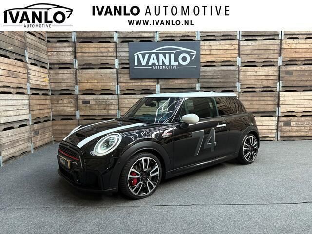 Zwart Gebruikt 2022 Mini John Cooper Works Essential Hatchback | € 32.889 (Super prijs) - Afbeelding 1/4