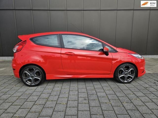 Occasion Ford Fiesta Sport 182 PK (133 kW) 2017 Rood Hatchback