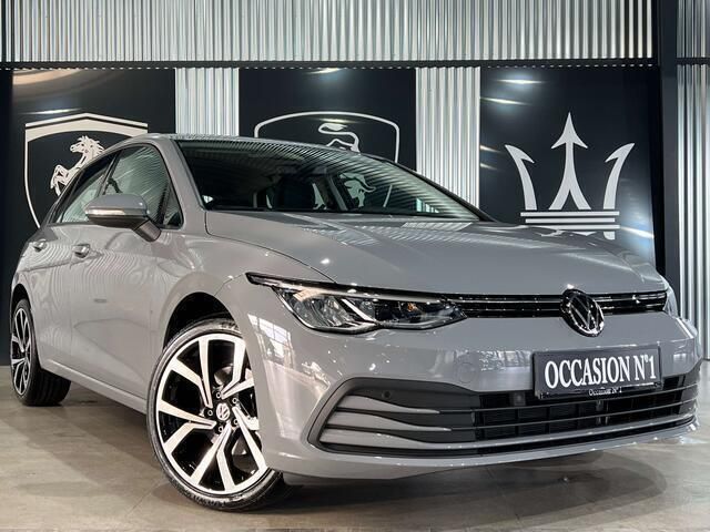 Grijs Gebruikt 2022 VW Golf VIII Sedan | € 24.900 (Eerlijke prijs) - Afbeelding 1/4