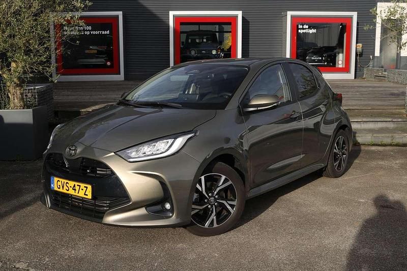 Groen Gebruikt 2024 Toyota Yaris Hybrid Edition Hatchback | € 24.900 (Eerlijke prijs) - Afbeelding 1/4