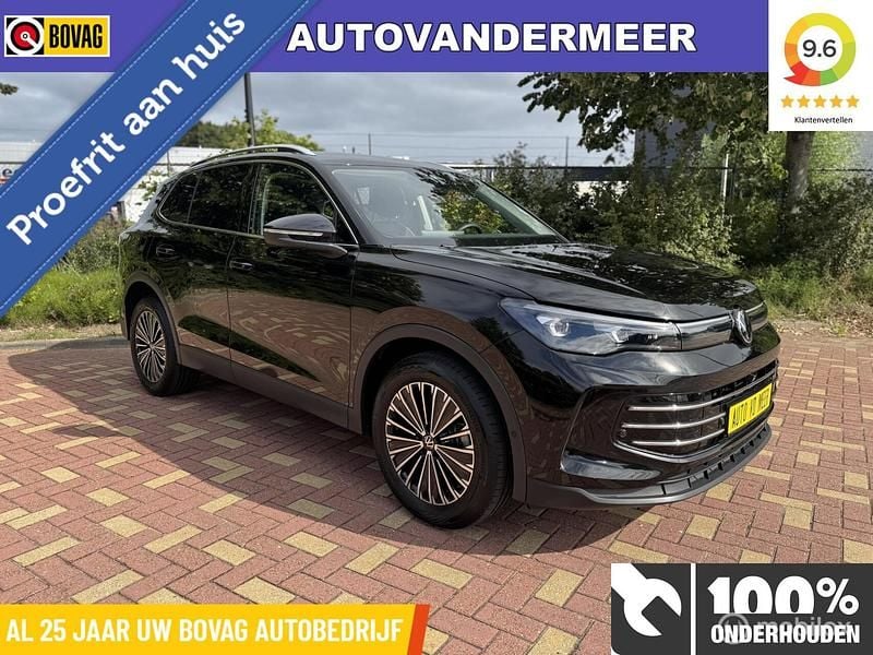 Zwart Gebruikt 2025 VW Tiguan Elegance SUV | € 43.940 (Super prijs) - Afbeelding 1/3