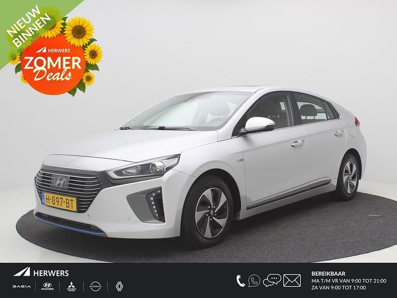 Grijs Gebruikt 2020 Hyundai Ioniq Premium Sedan | € 18.485 (Eerlijke prijs) - Afbeelding 1/4