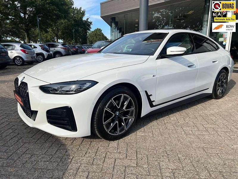 Wit Gebruikt 2022 BMW 420 Gran Coupé Executive Coupé | € 39.940 (Duur) - Afbeelding 1/4