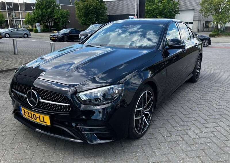Zwart Gebruikt 2021 Mercedes E300 AMG Sedan | € 40.900 (Super prijs) - Afbeelding 1/4