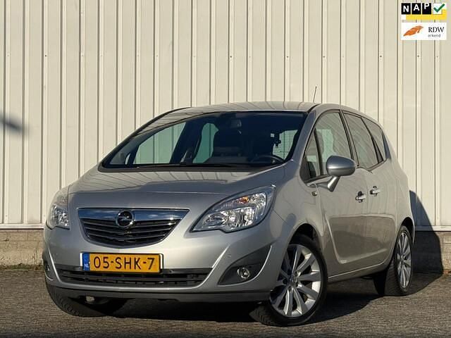 Grijs Gebruikt 2011 Opel Meriva Cosmo MPV | € 4.949 (Eerlijke prijs) - Afbeelding 1/4
