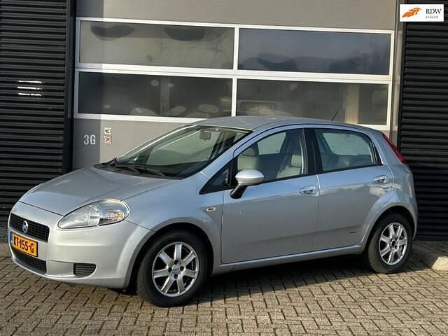 Grijs Gebruikt 2005 Fiat Grande Punto Active Hatchback | € 1.850 (Eerlijke prijs) - Afbeelding 1/4