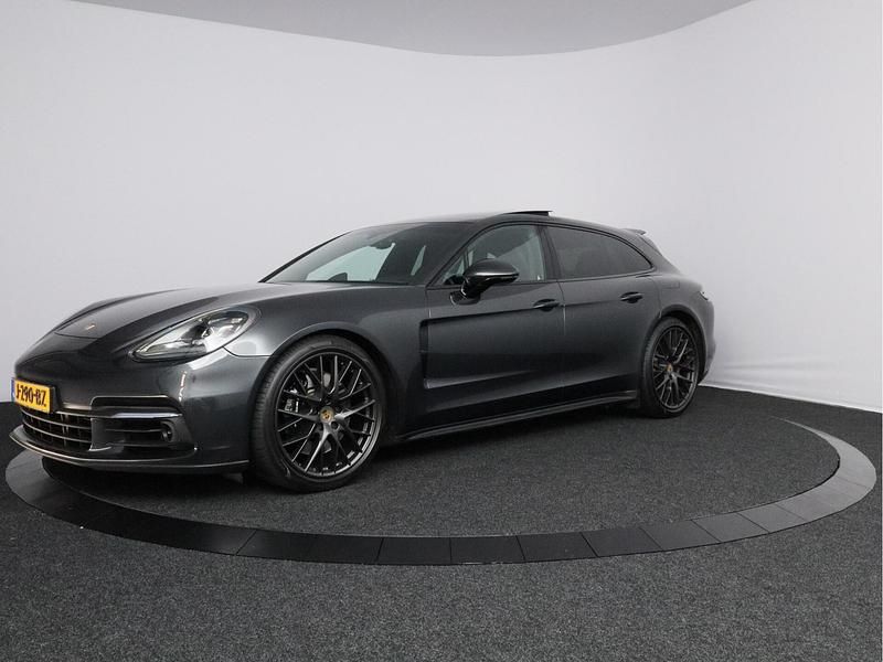 Grijs Gebruikt 2018 Porsche Panamera Sedan | € 54.900 (Goede deal) - Afbeelding 1/4