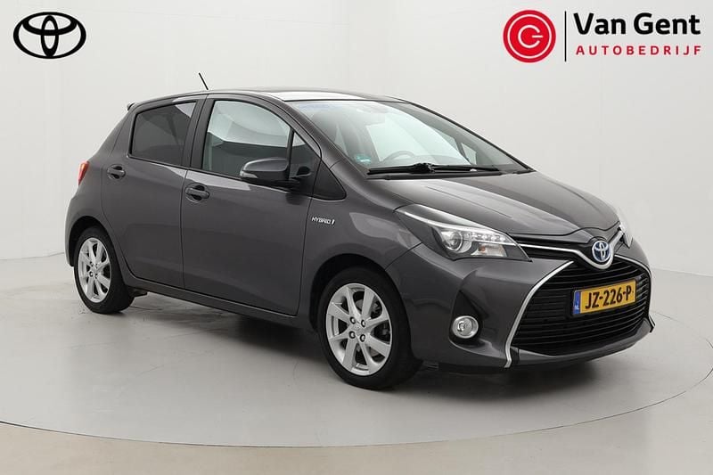 Grijs Gebruikt 2015 Toyota Yaris Hybrid Hatchback | € 14.499 (Eerlijke prijs) - Afbeelding 1/4