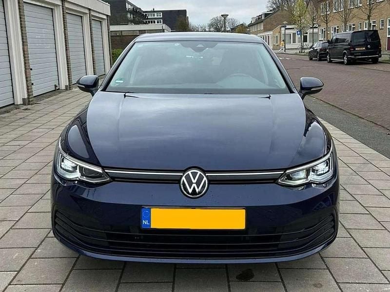 Blauw Gebruikt 2020 VW Golf VIII Sedan | € 11.999 - Afbeelding 1/4
