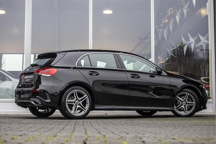Occasion Mercedes A180 AMG 136 PK (100 kW) 2020 Zwart (metallic) Hatchback