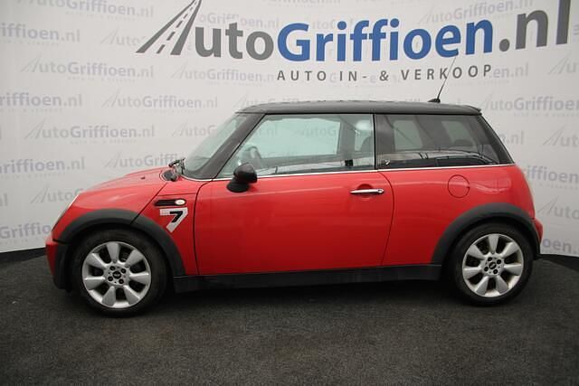 Occasion Mini Cooper Seven 116 PK (85 kW) 2006 Rood Hatchback