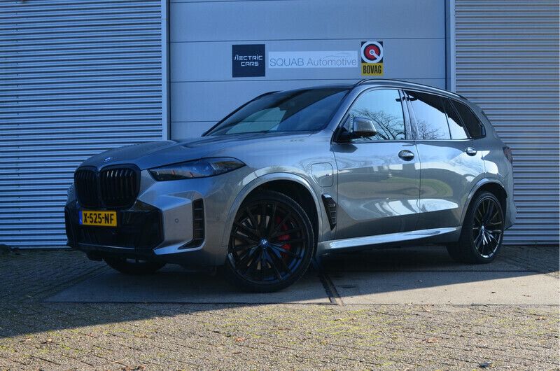 Grijs Gebruikt 2023 BMW X5 Comfort Edition SUV | € 92.499 (Eerlijke prijs) - Afbeelding 1/4