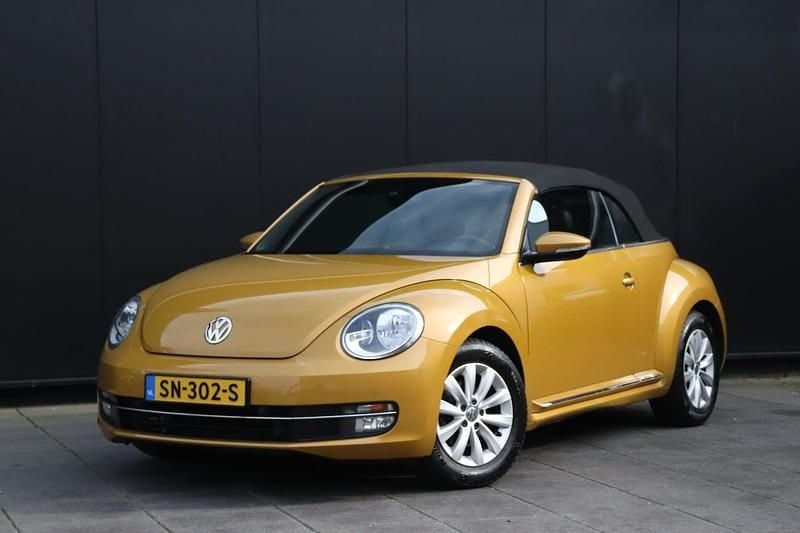 Occasion VW Beetle Cabriolet Exclusive 2016 Geel Cabriolet