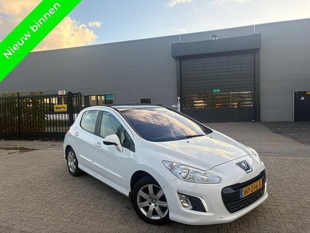 Wit Gebruikt 2013 Peugeot 308 Hatchback | € 3.399 (Goede deal) - Afbeelding 1/4