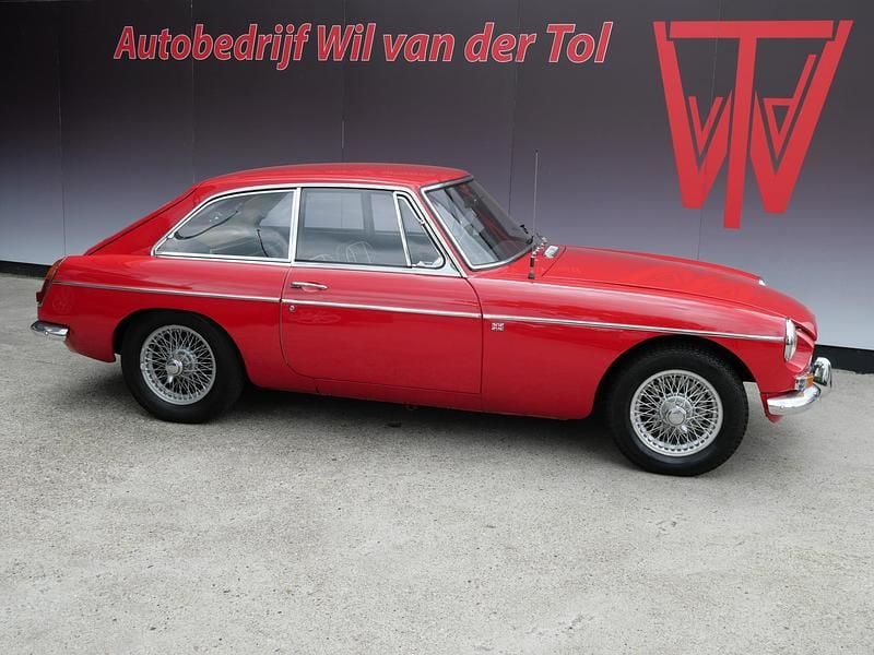 Rood Gebruikt 1967 MG B GT Coupé | € 21.900 - Afbeelding 1/4