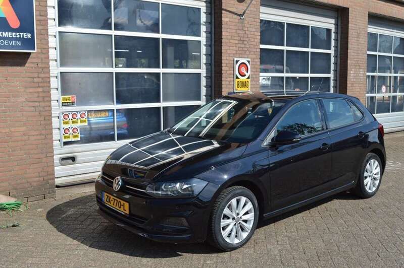 Zwart, metallic lak Gebruikt 2018 VW Polo Hatchback | € 14.950 (Goede deal) - Afbeelding 1/4