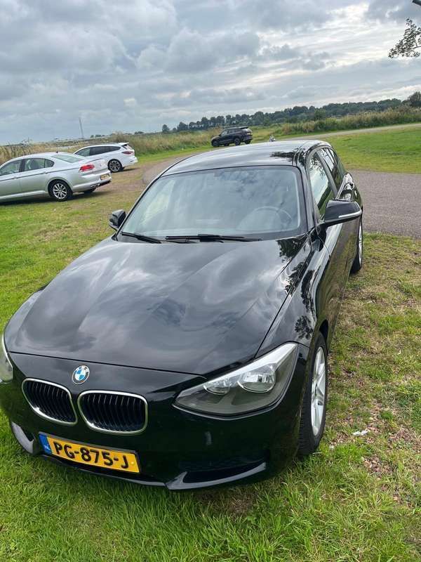 Zwart Gebruikt 2014 BMW 116 Executive Hatchback | € 9.499 (Goede deal) - Afbeelding 1/4