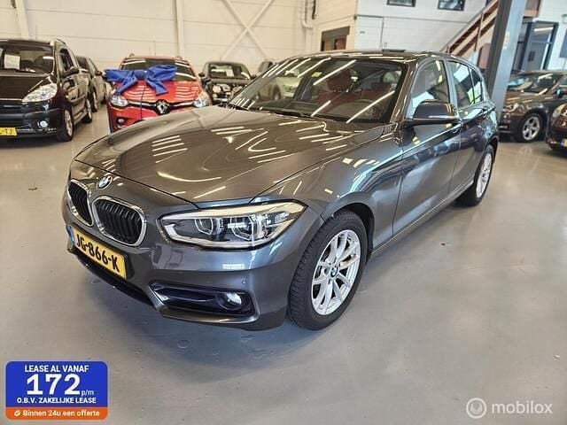 Grijs Gebruikt 2016 BMW 118 Sport Line Hatchback | € 10.450 (Eerlijke prijs) - Afbeelding 1/4