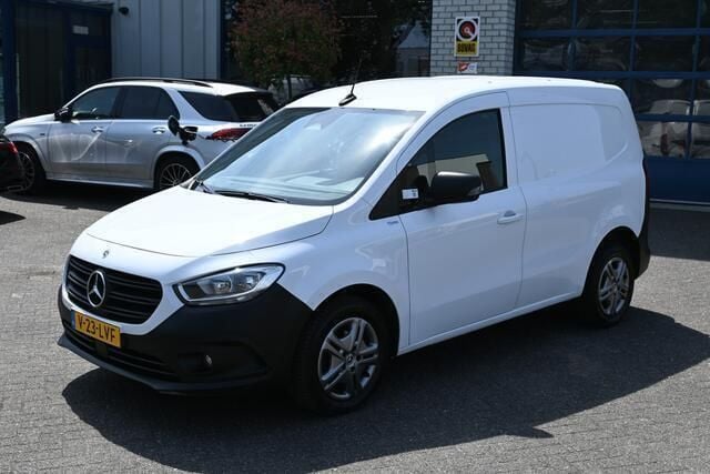 Wit Gebruikt 2022 Mercedes Citan 110 Van | € 17.950 (Eerlijke prijs) - Afbeelding 1/4