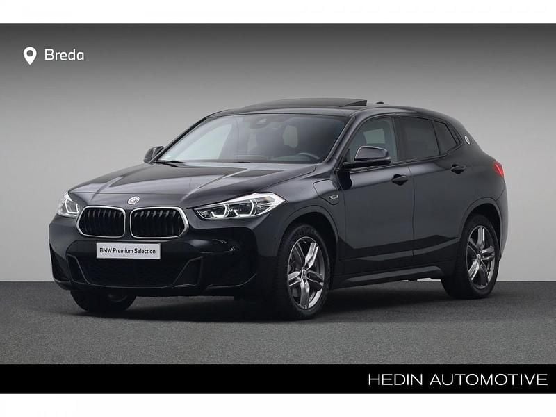 Saphirschwarz metallic (donker zwart metallic) Gebruikt 2022 BMW X2 Comfort Edition SUV | € 35.880 (Goede deal) - Afbeelding 1/2
