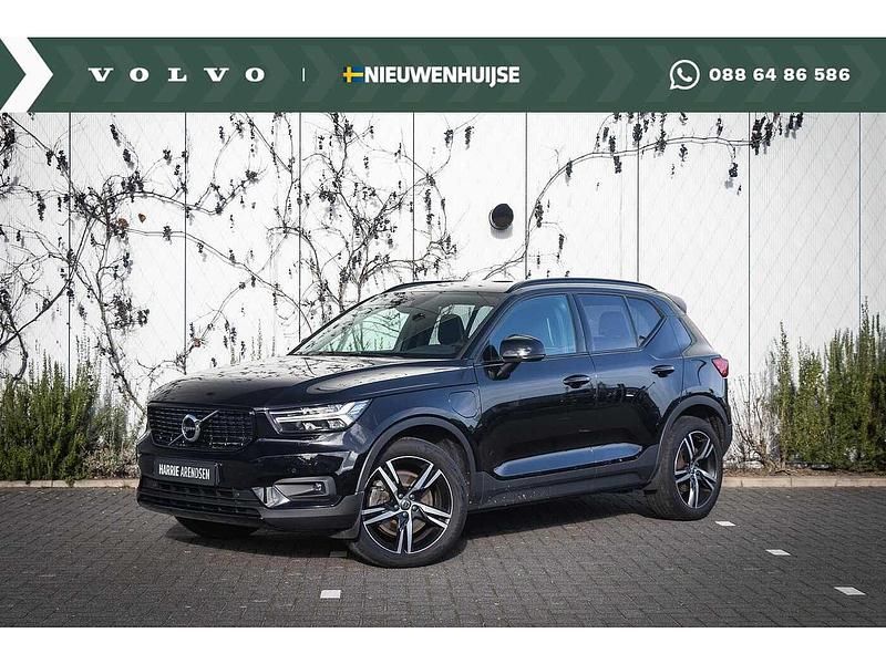 Zwart Gebruikt 2020 Volvo XC40 R-Design SUV | € 29.899 (Eerlijke prijs) - Afbeelding 1/4