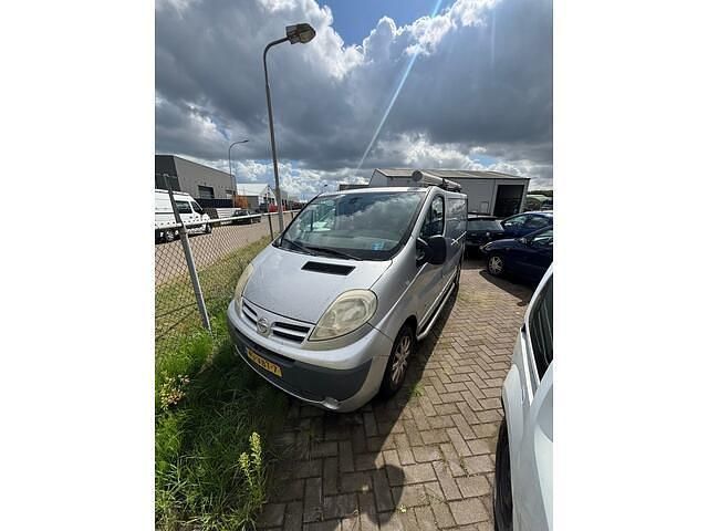 Zilver Gebruikt 2006 Nissan Primastar MPV | € 1.499 - Afbeelding 1/4