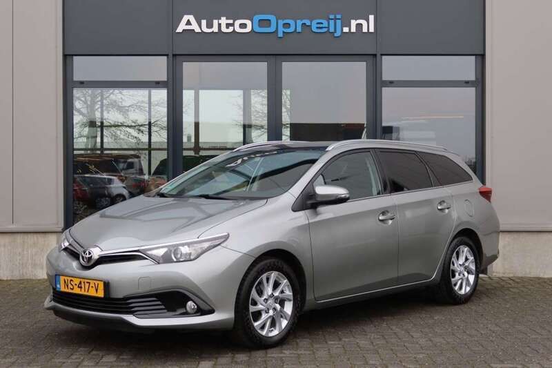 Grijs, metallic lak Gebruikt 2017 Toyota Auris Touring Sports Stationwagen | € 15.745 (Eerlijke prijs) - Afbeelding 1/4