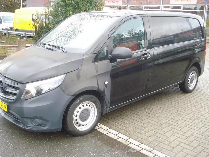 Occasion Mercedes Vito 114 PK (83 kW) 2017 Zwart (metallic) Van