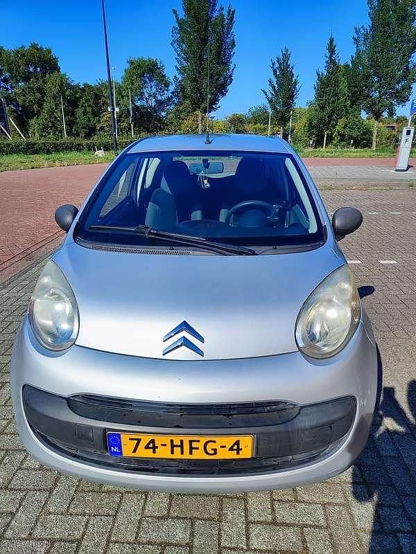 Grijs Gebruikt 2008 Citroën C1 Hatchback | € 1.795 (Eerlijke prijs) - Afbeelding 1/4