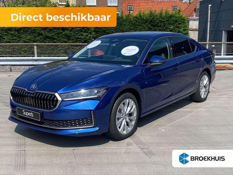 Blauw Nieuw 2024 Skoda Superb First Edition Hatchback | € 39.950 (Super prijs) - Afbeelding 1/4
