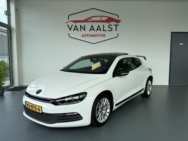Wit Gebruikt 2009 VW Scirocco Highline Coupé | € 8.445 (Eerlijke prijs) - Afbeelding 1/4