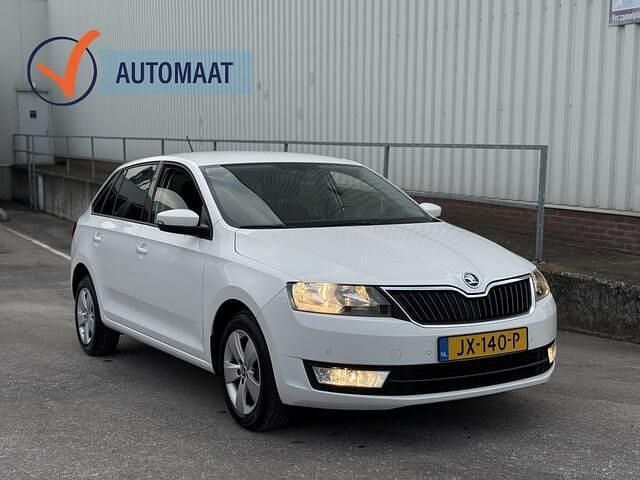 Wit Occasion 2017 Skoda Rapid Joy Hatchback | € 8.799 (Eerlijke prijs) - Afbeelding 1/4
