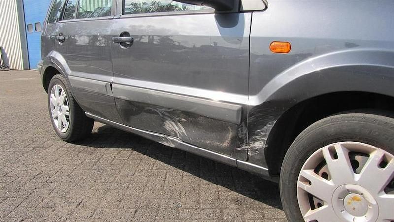 Occasion Ford Fusion 68 PK (50 kW) 2006 Grijs Hatchback