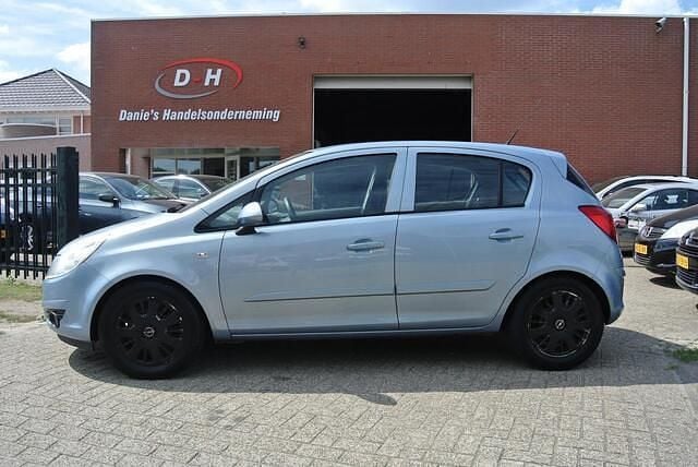 Blauw Gebruikt 2008 Opel Corsa Enjoy Hatchback | € 1.399 (Goede deal) - Afbeelding 1/4