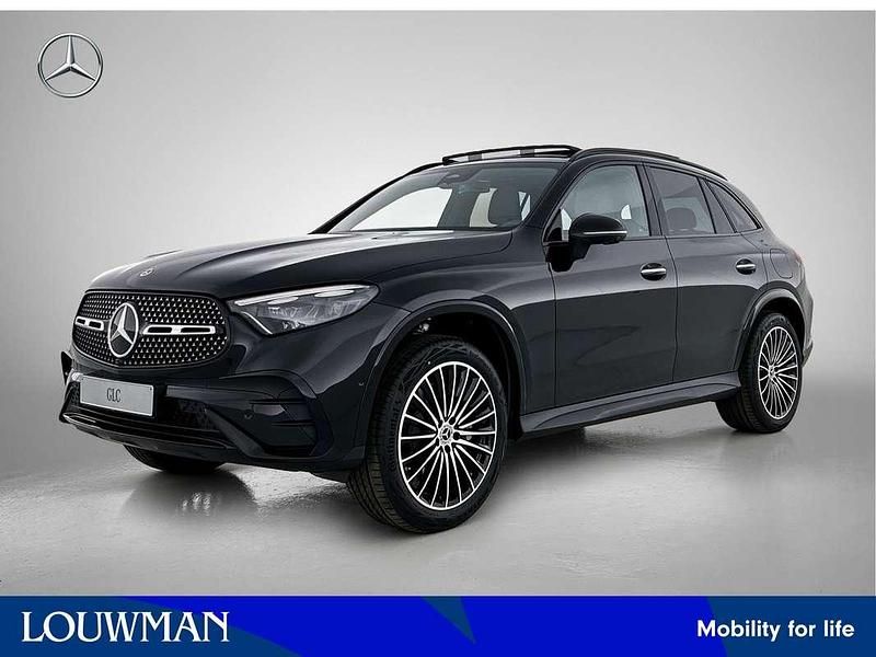 Zwart Nieuw 2025 Mercedes GLC300e Sport Edition SUV | € 78.820 (Goede deal) - Afbeelding 1/4