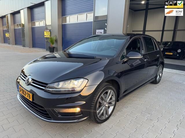 Zwart Gebruikt 2014 VW Golf VII Highline Hatchback | € 6.999 (Iets duurder) - Afbeelding 1/4